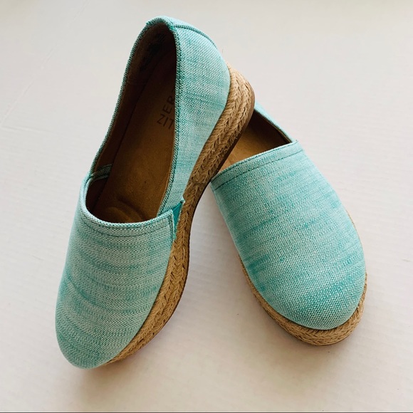 Naturalizer Thea 3 Slip-On Turquoise Linen Fabric - Picture 3 of 10